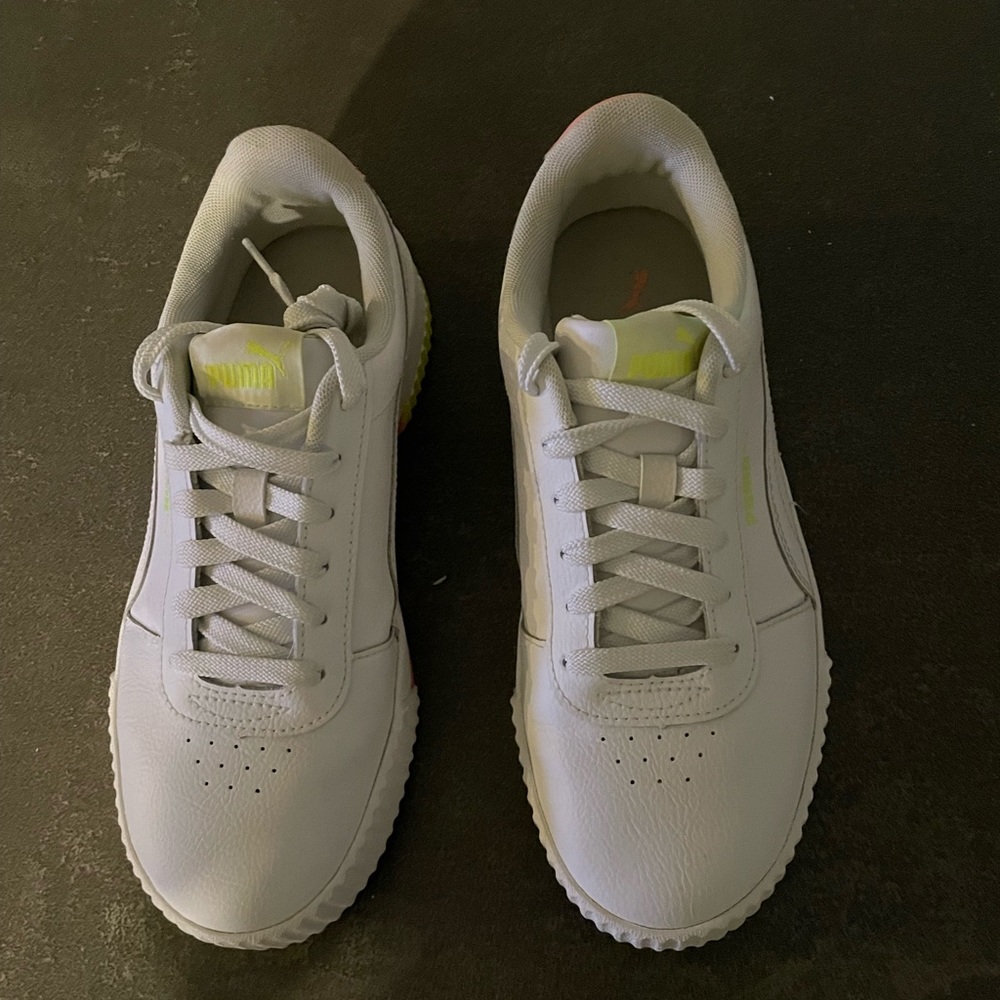 Women’s Puma Soft Foam Optimal Comfort size 8.5 white leather sneakers.